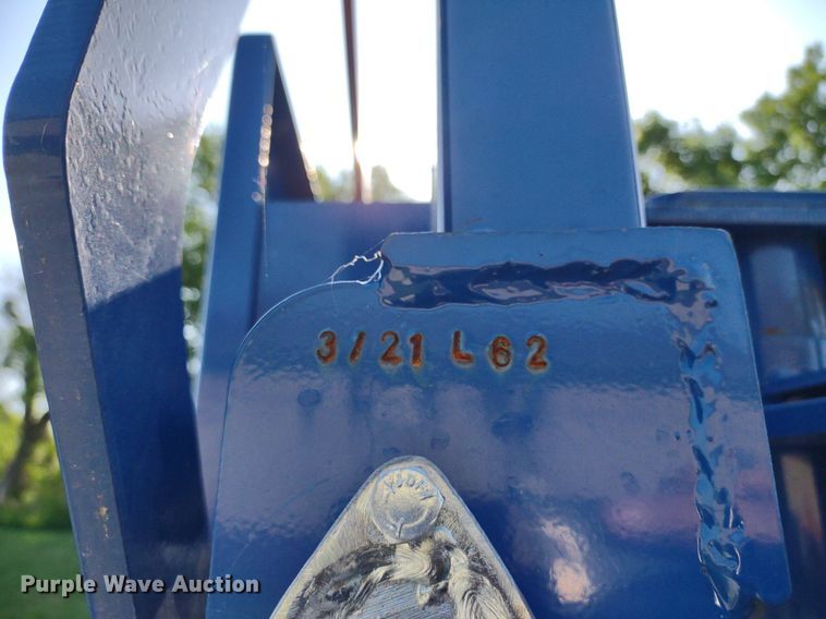 image for item LL9217 Acme Lariat  livestock squeeze chute