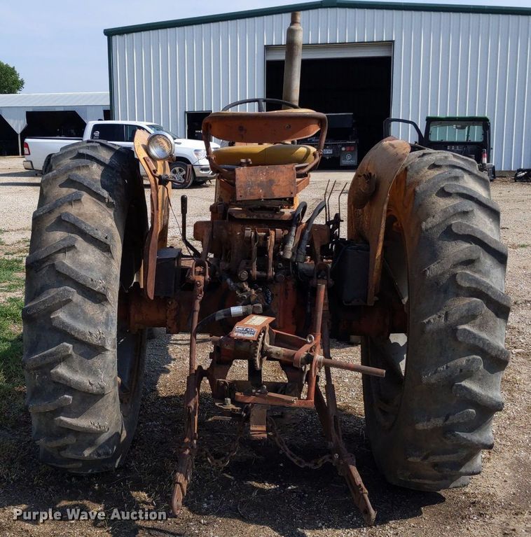 image for item LL9226 1962 Minneapolis Moline 4 Star  tractor