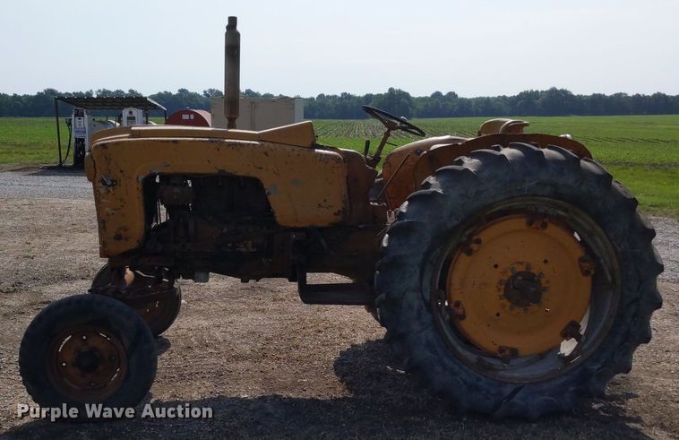 image for item LL9226 1962 Minneapolis Moline 4 Star  tractor