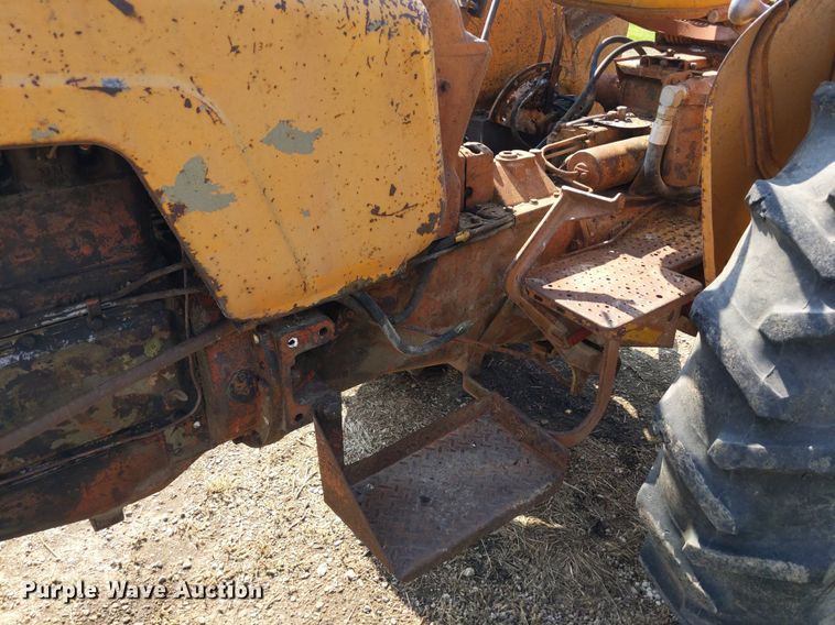 image for item LL9226 1962 Minneapolis Moline 4 Star  tractor