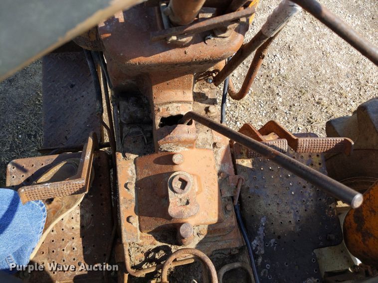 image for item LL9226 1962 Minneapolis Moline 4 Star  tractor