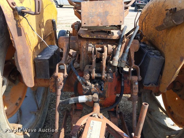 image for item LL9226 1962 Minneapolis Moline 4 Star  tractor