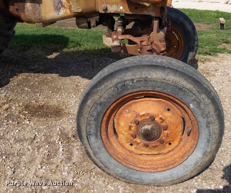 image for item LL9226 1962 Minneapolis Moline 4 Star  tractor