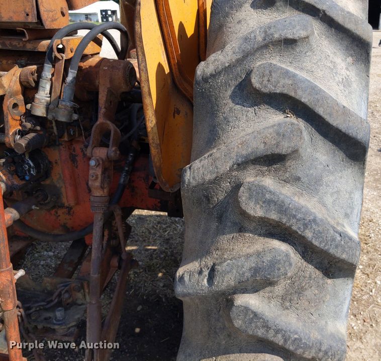 image for item LL9226 1962 Minneapolis Moline 4 Star  tractor