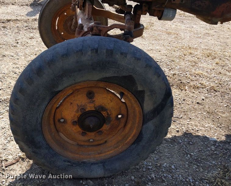 image for item LL9226 1962 Minneapolis Moline 4 Star  tractor