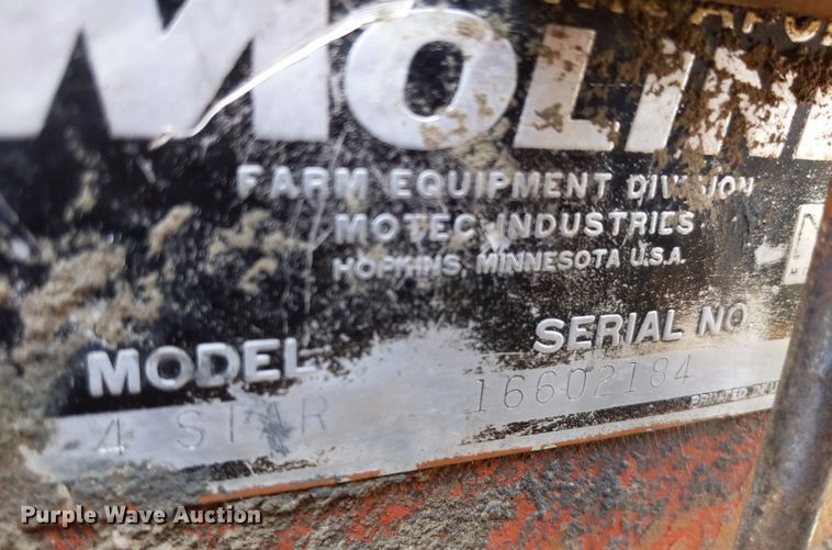 image for item LL9226 1962 Minneapolis Moline 4 Star  tractor