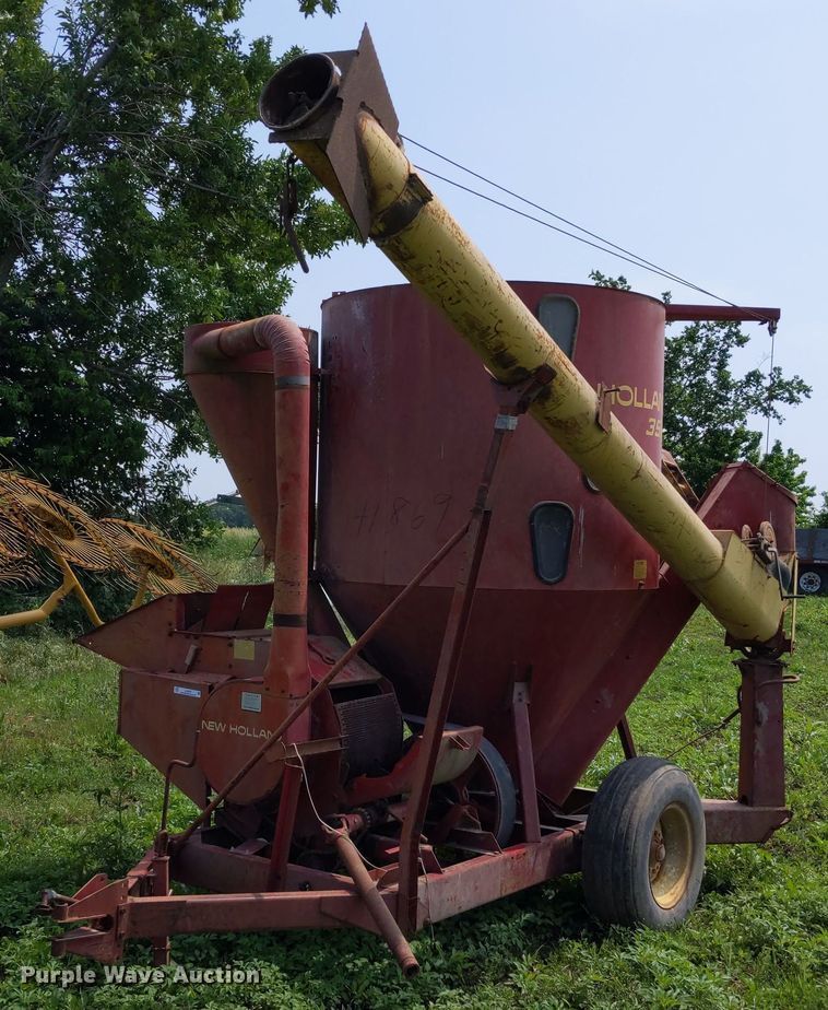 image for item LL9227 New Holland 352  feed grinder/mixer