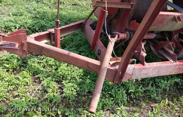 image for item LL9227 New Holland 352  feed grinder/mixer