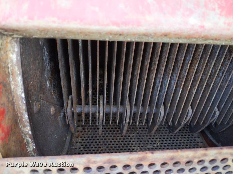 image for item LL9227 New Holland 352  feed grinder/mixer