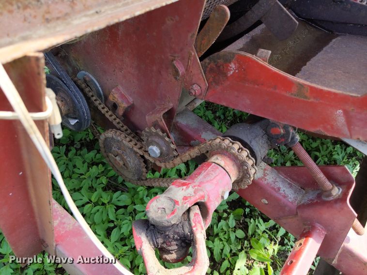 image for item LL9227 New Holland 352  feed grinder/mixer