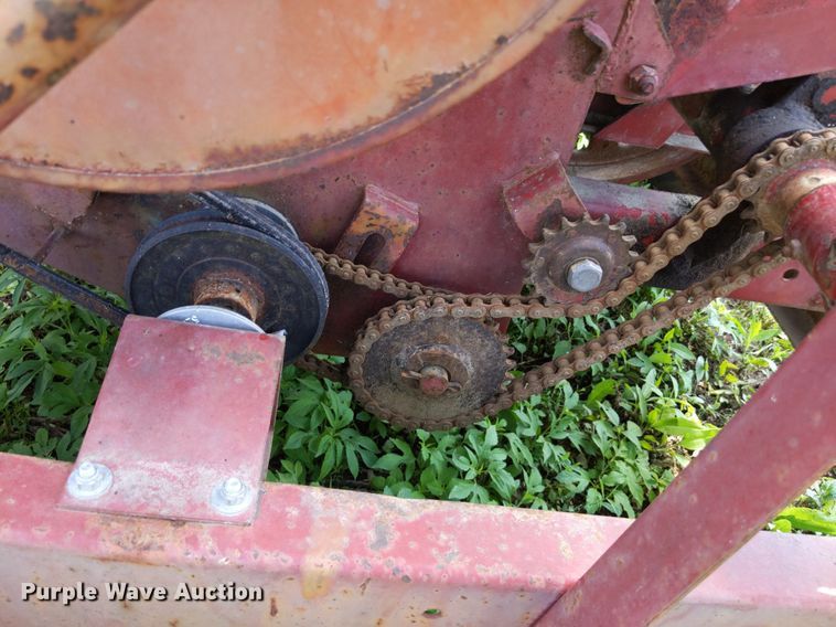 image for item LL9227 New Holland 352  feed grinder/mixer