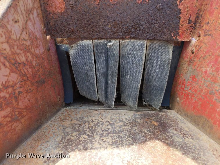 image for item LL9227 New Holland 352  feed grinder/mixer