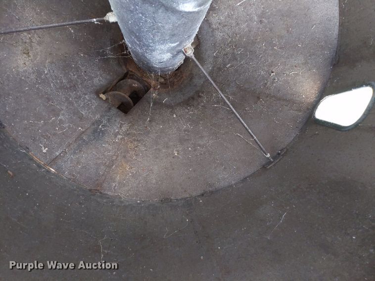 image for item LL9227 New Holland 352  feed grinder/mixer