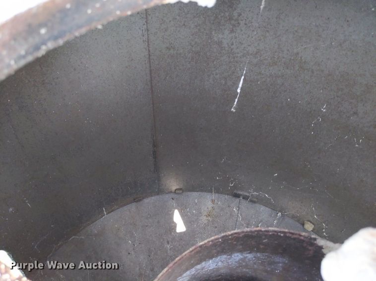 image for item LL9227 New Holland 352  feed grinder/mixer