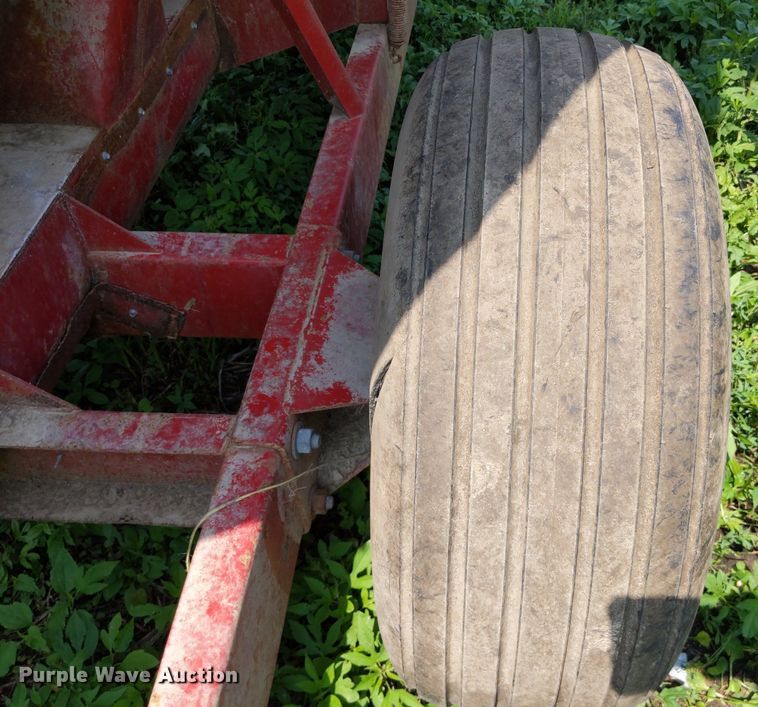 image for item LL9227 New Holland 352  feed grinder/mixer