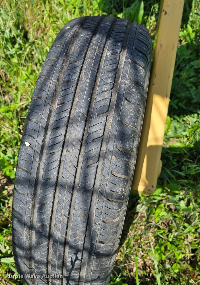 image for item LL9228 Vermeer WR220  hay rake