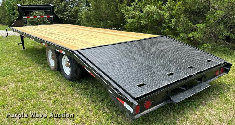 image for item LP9989 1998 Load Trail  equipment trailer