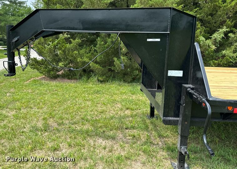 image for item LP9989 1998 Load Trail  equipment trailer