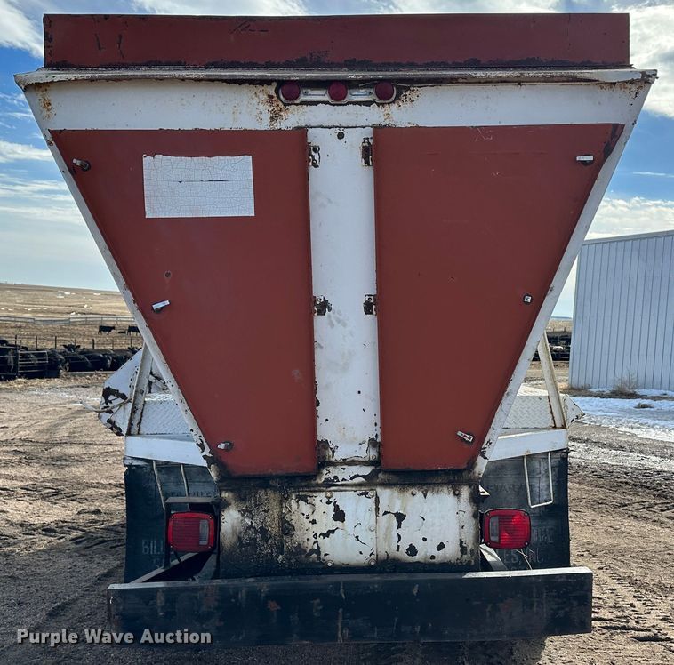 image for item LT9416 1978 International Loadstar 1750  feed mixer truck