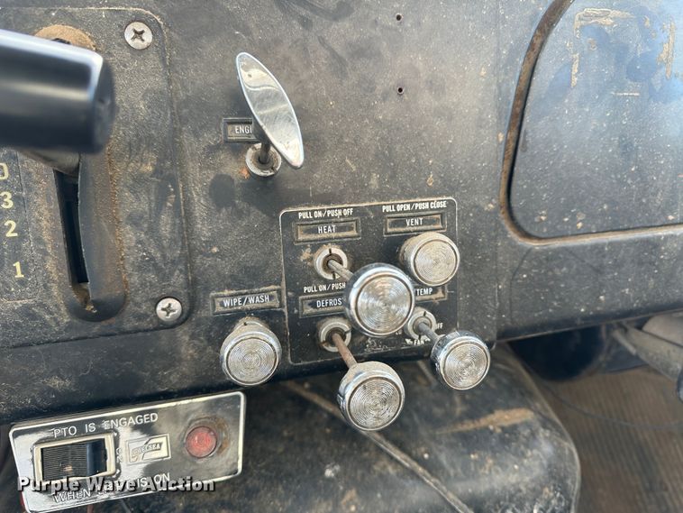 image for item LT9416 1978 International Loadstar 1750  feed mixer truck