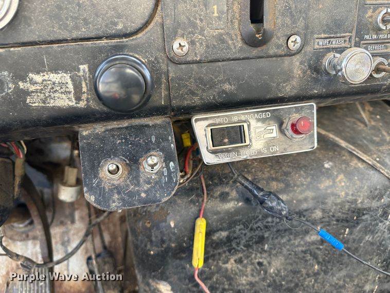 image for item LT9416 1978 International Loadstar 1750  feed mixer truck