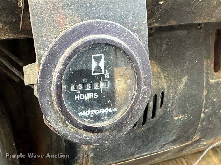 image for item LT9416 1978 International Loadstar 1750  feed mixer truck