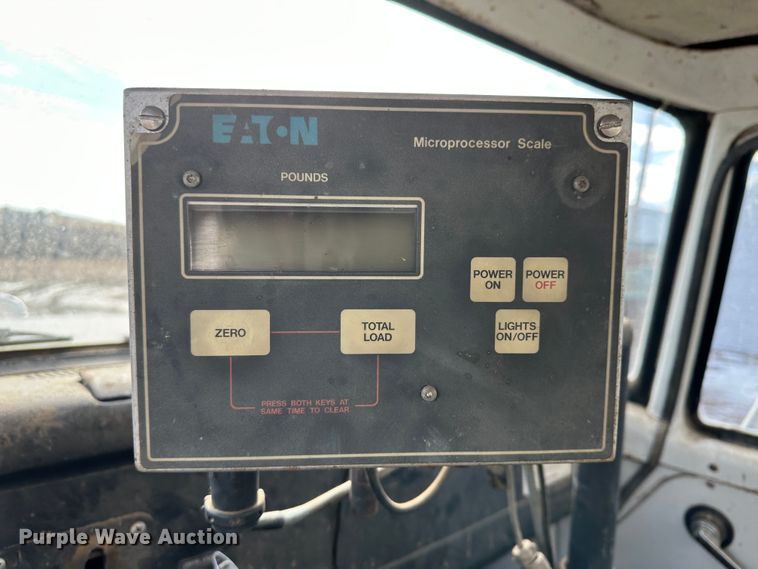 image for item LT9416 1978 International Loadstar 1750  feed mixer truck