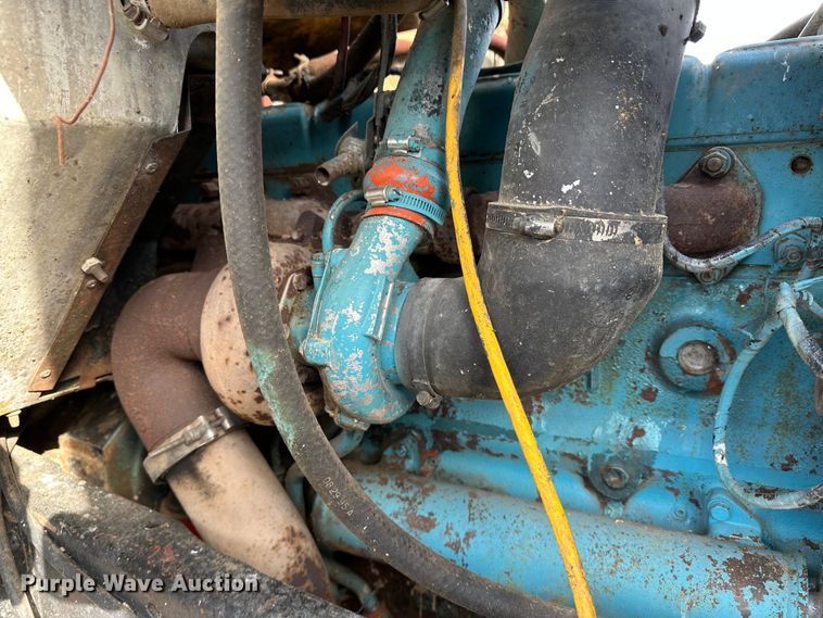 image for item LT9416 1978 International Loadstar 1750  feed mixer truck