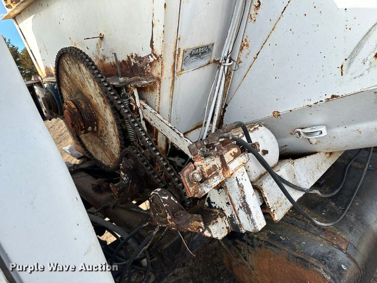 image for item LT9416 1978 International Loadstar 1750  feed mixer truck