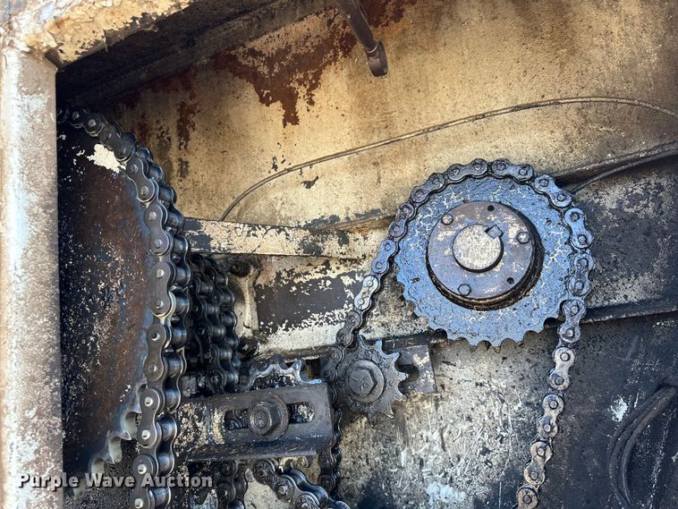 image for item LT9416 1978 International Loadstar 1750  feed mixer truck