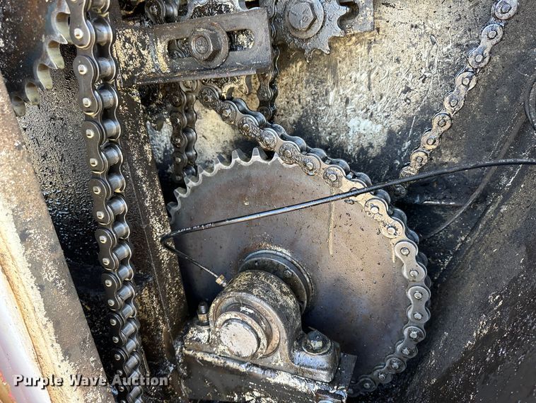 image for item LT9416 1978 International Loadstar 1750  feed mixer truck