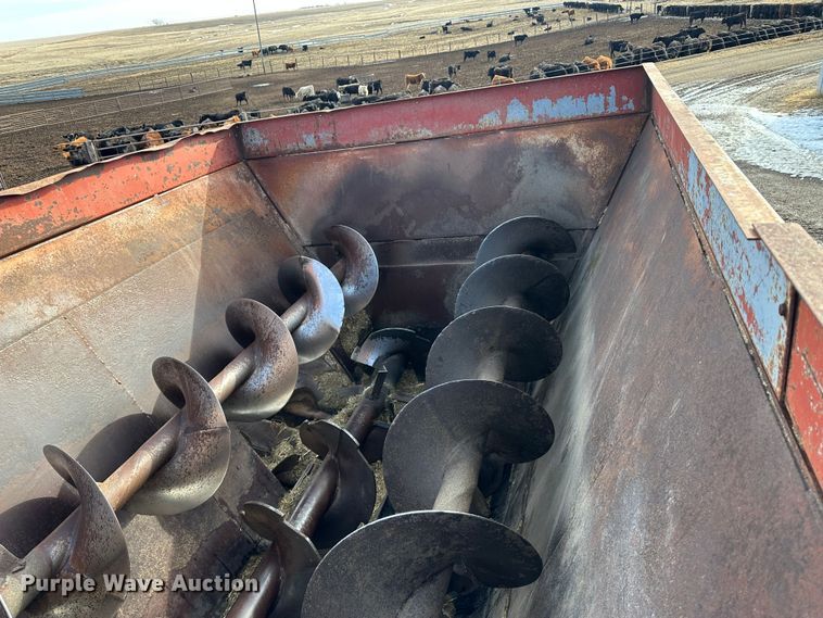 image for item LT9416 1978 International Loadstar 1750  feed mixer truck