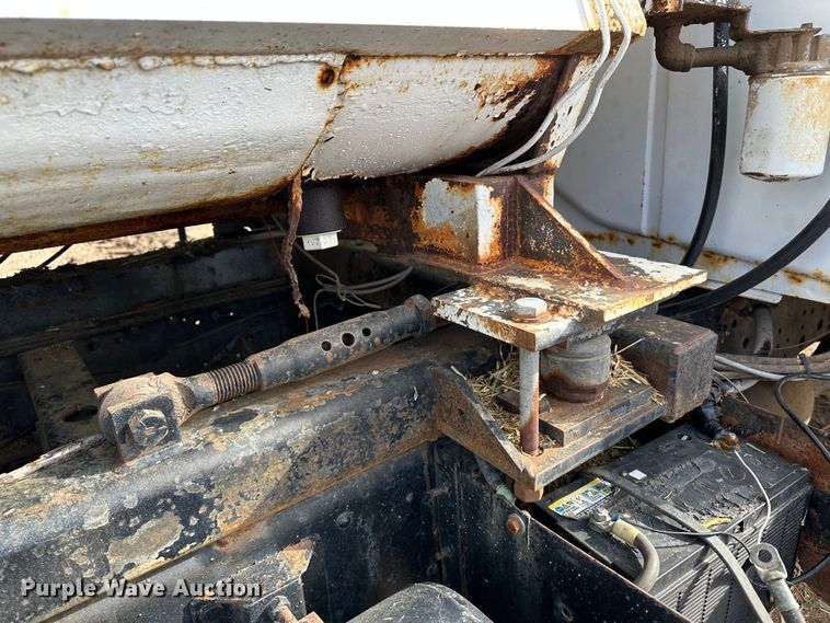 image for item LT9416 1978 International Loadstar 1750  feed mixer truck