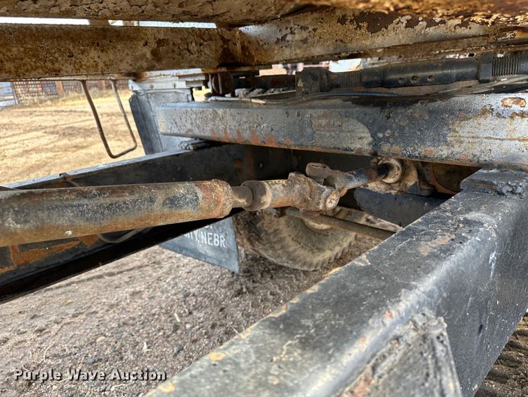 image for item LT9416 1978 International Loadstar 1750  feed mixer truck