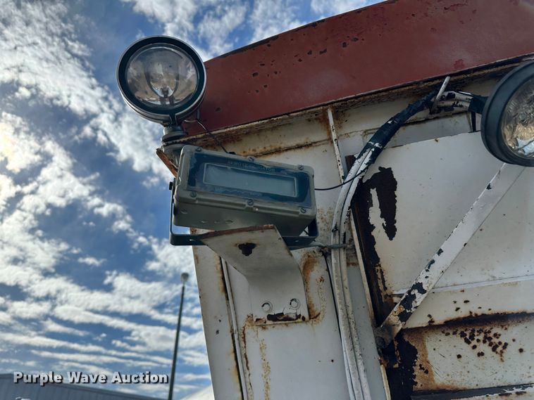 image for item LT9416 1978 International Loadstar 1750  feed mixer truck