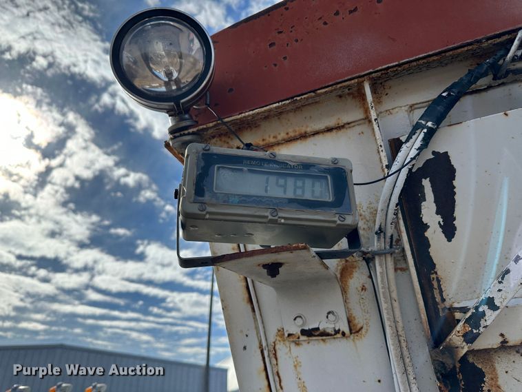 image for item LT9416 1978 International Loadstar 1750  feed mixer truck