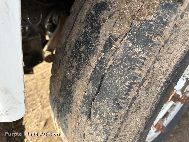 image for item LT9416 1978 International Loadstar 1750  feed mixer truck