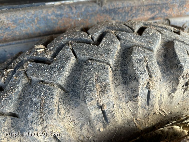 image for item LT9416 1978 International Loadstar 1750  feed mixer truck