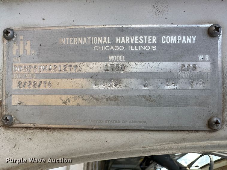 image for item LT9416 1978 International Loadstar 1750  feed mixer truck