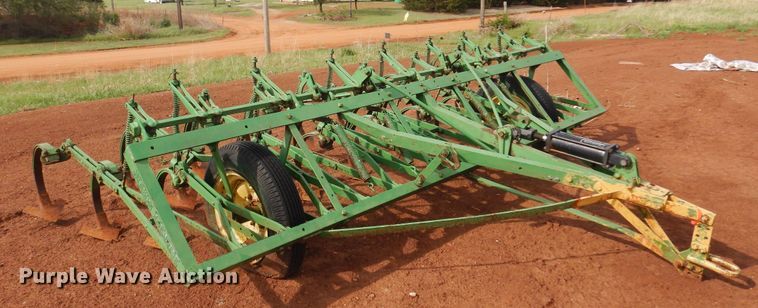 image for item LT9784 John Deere  field cultivator