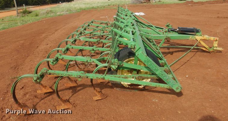 image for item LT9784 John Deere  field cultivator