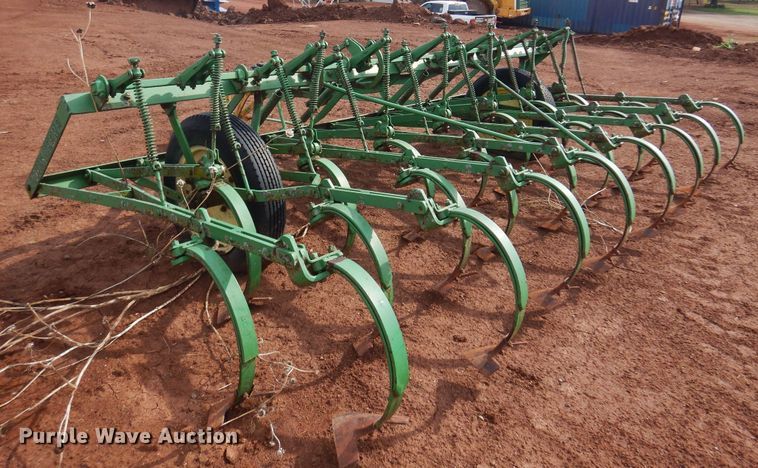 image for item LT9784 John Deere  field cultivator