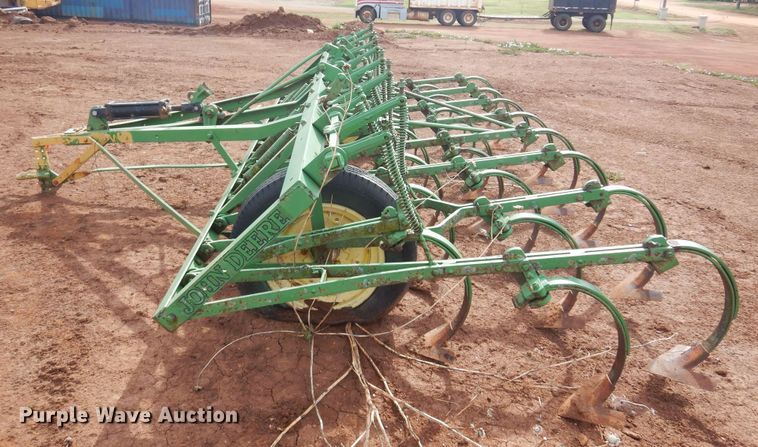 image for item LT9784 John Deere  field cultivator