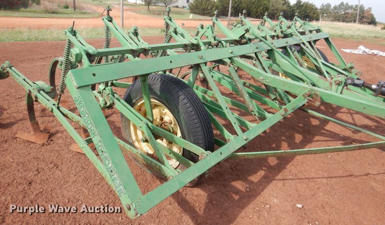 image for item LT9784 John Deere  field cultivator