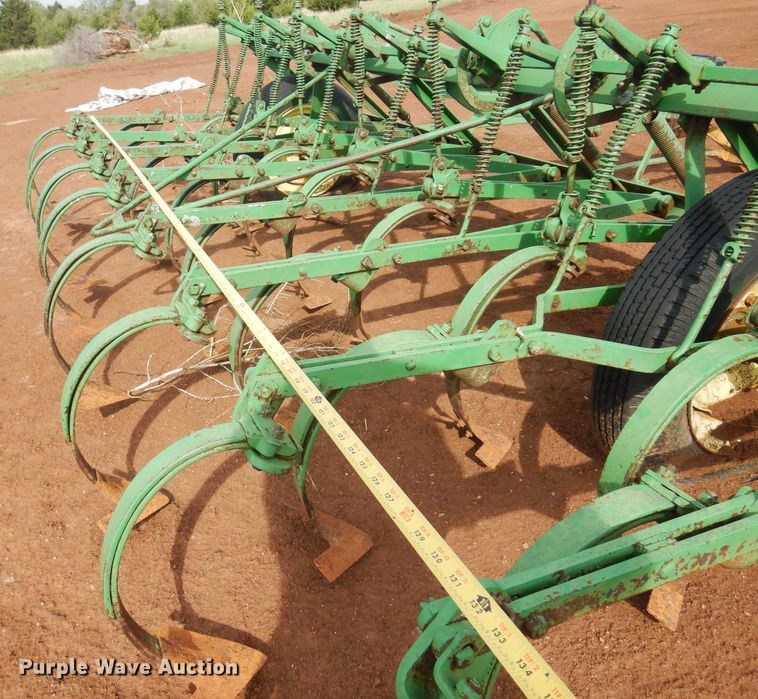 image for item LT9784 John Deere  field cultivator