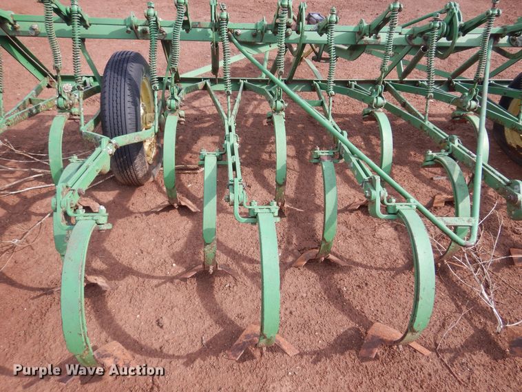 image for item LT9784 John Deere  field cultivator