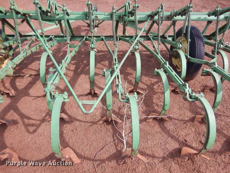 image for item LT9784 John Deere  field cultivator