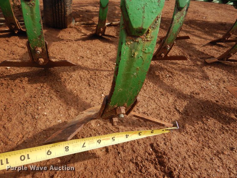 image for item LT9784 John Deere  field cultivator