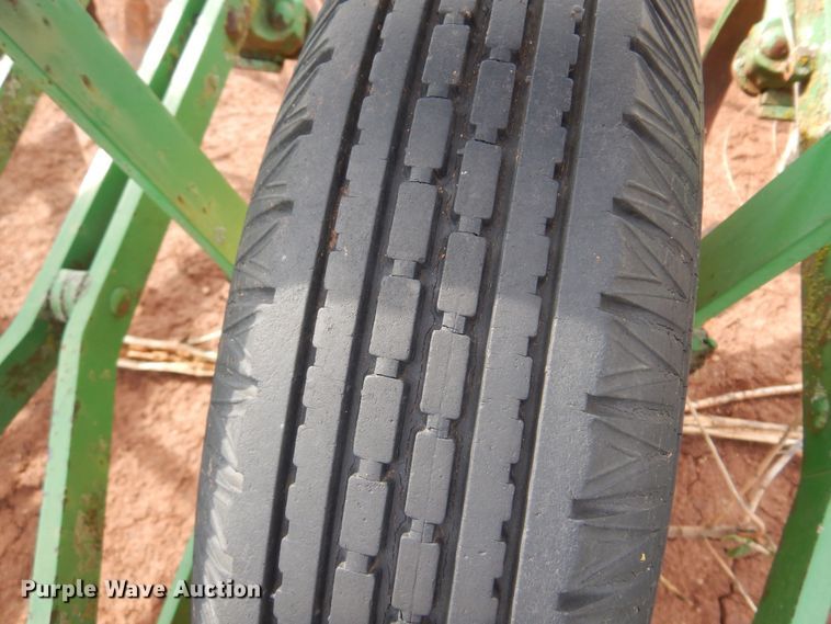 image for item LT9784 John Deere  field cultivator