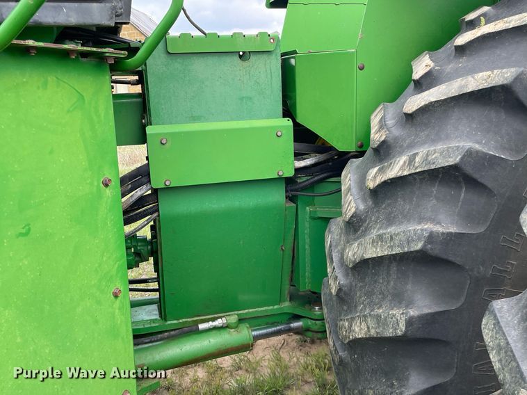 image for item LY9701 1993 John Deere 8770  4WD tractor